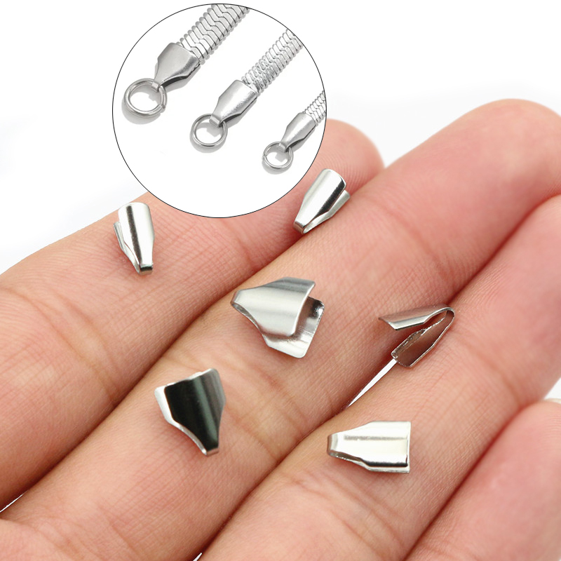 Jewelry Making Bead - 100個ステンレス鋼2-7mmフラットコード圧着エンドビーズキャップクリップチップ折りDIYスネークチェーンネックレスジュエリー作り