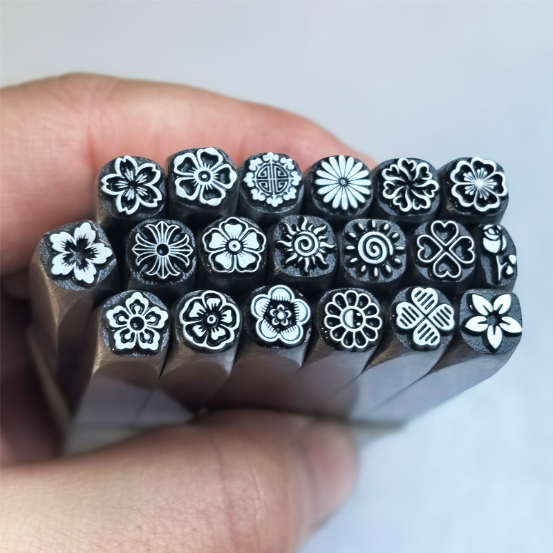 Jewelry Making Kit Professional - プロ仕様の金属刻印＆チェーシングツールセット、ジュエリー製作、金銀彫刻、DIYクラフトキット、ギフト用スチールパンチ