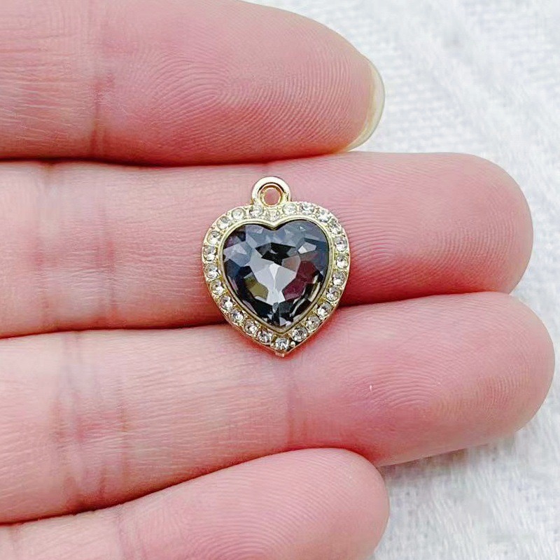10個のハート型のカラフルな宝石が象嵌されたペンダント、新鮮 - Jewelry Making Diy のレビューと価格