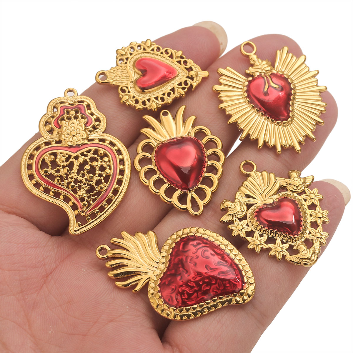 3 個ステンレス鋼レッドエナメルハート型チャームゴールドメッ - Jewelry Making Supplies Wholesale のレビューと価格